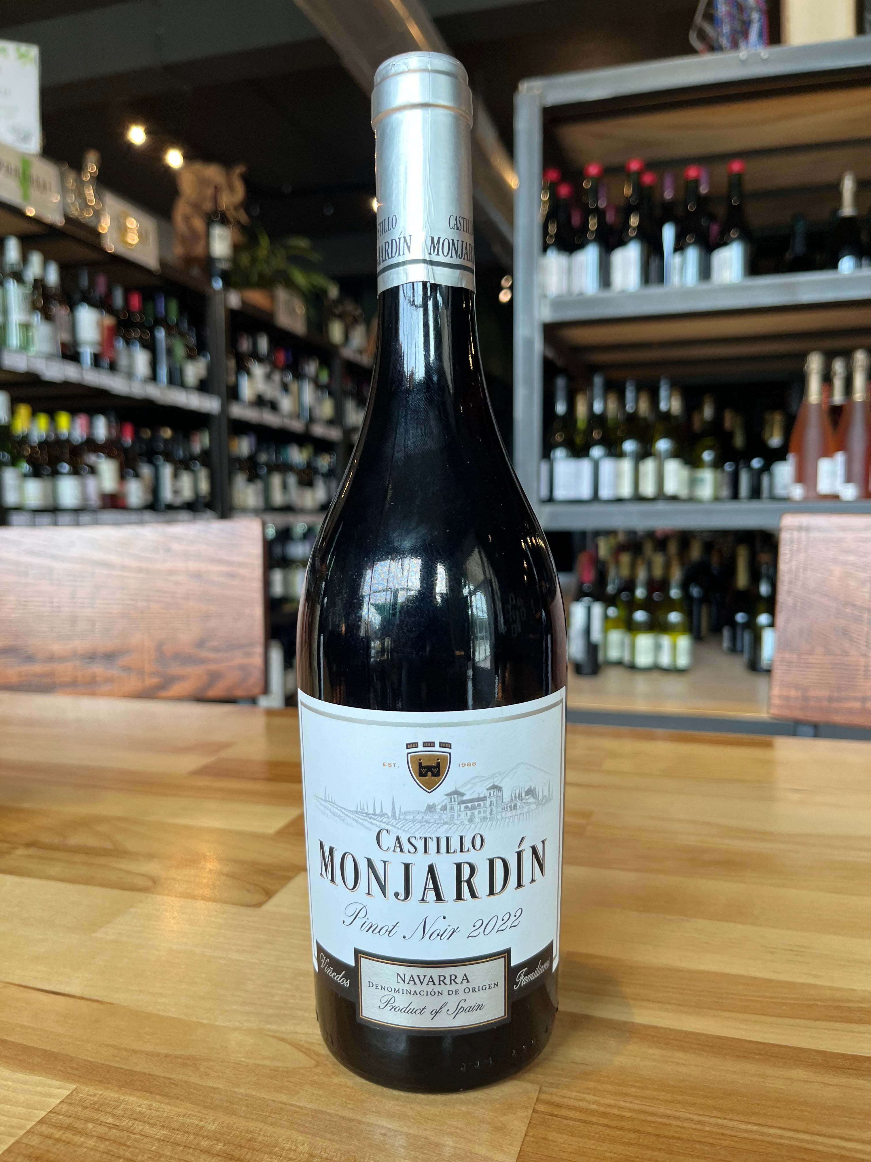 2022 Castillo Monjardin Navarra Pinot Noir – LouElla Wine, Beer